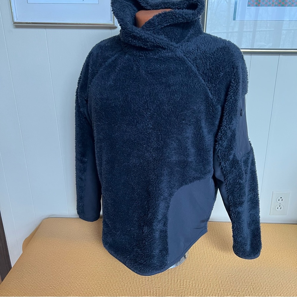 Nike faux fur teddy Sherpa pullover with snuggle neckline L bust: 48” pockets